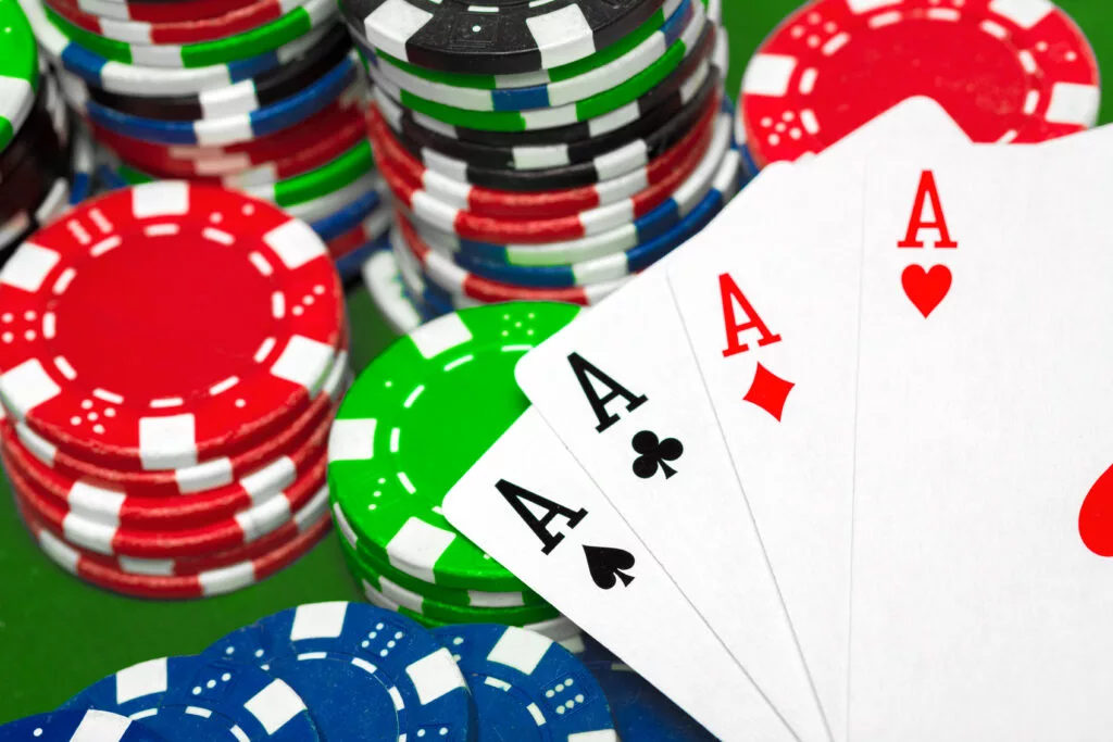 mesa de fichas de poker de casino